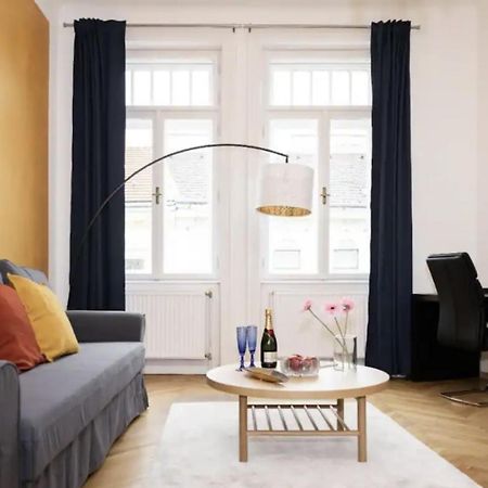 Calm 60M2 Flat Close To Center - Free Parking Wina Bagian luar foto