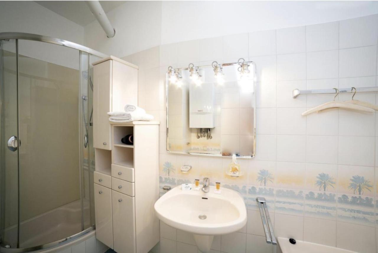 Calm 60M2 Flat Close To Center - Free Parking Wina Bagian luar foto