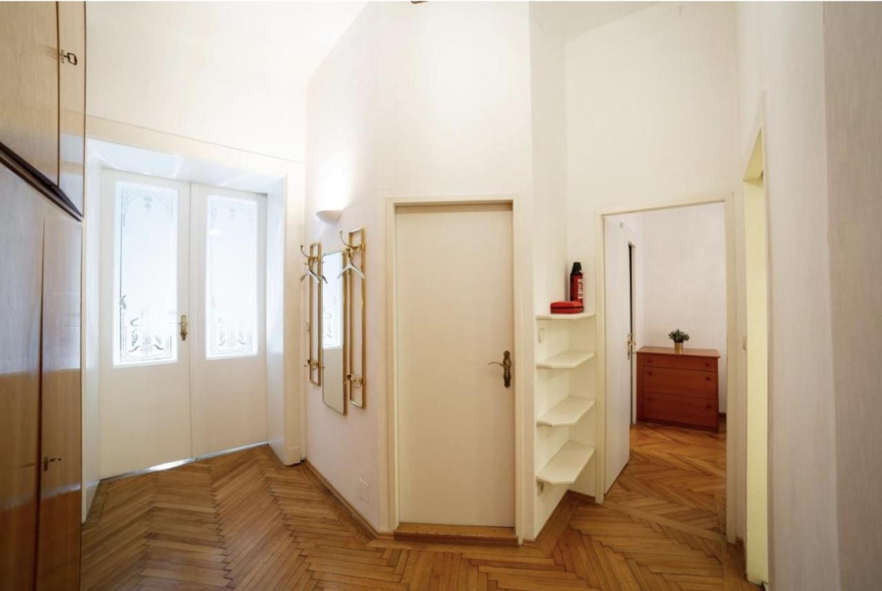 Calm 60M2 Flat Close To Center - Free Parking Wina Bagian luar foto